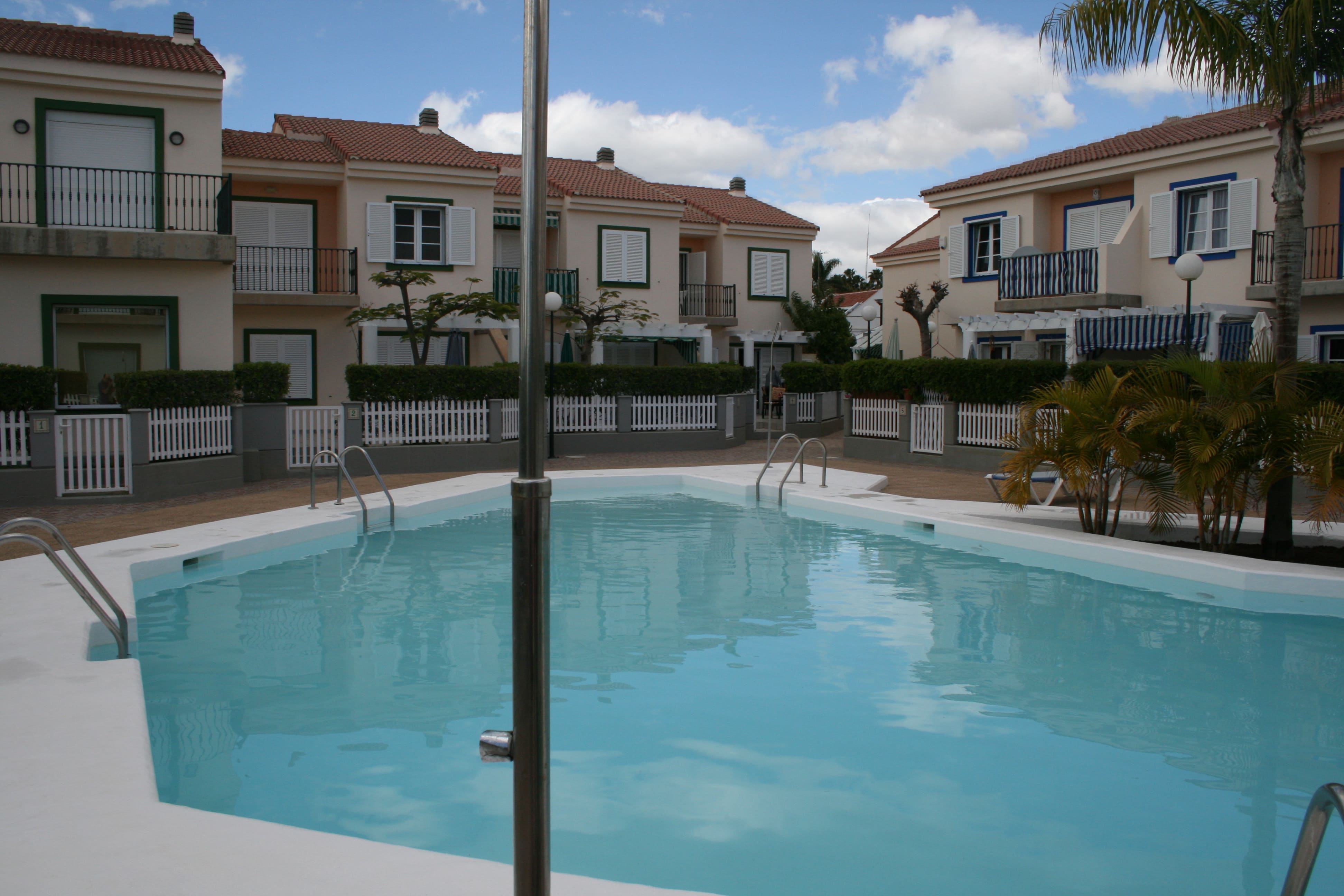 galeria Revisión en complejo turístico de vaso de piscina y sala instalaciones contra incendios